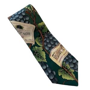 Ralph Marlin "Wine Labels" 100% Silk Tie